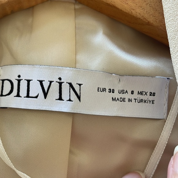 Blazer - Picture 6 of 7